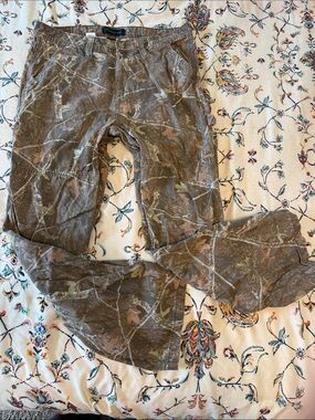 Aeropostale Men's Brown Camouflage Cargo Pants